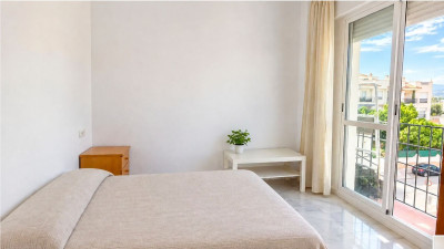 1 Bedroom Middle Floor Apartment in Nueva Andalucía - Image 5