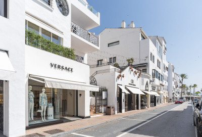 2 Bedroom Middle Floor Apartment in Puerto Banús