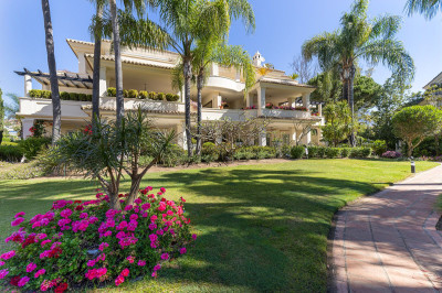 3 Bedroom Penthouse Duplex in Nueva Andalucía - Image 1