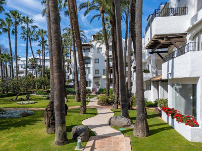 2 Bedroom Middle Floor Apartment in Puerto Banús - Image 5