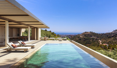 5 Bedroom Detached Villa in El Madroñal - Image 1