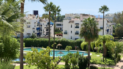 2 Bedroom Middle Floor Apartment in Nueva Andalucía - Image 1
