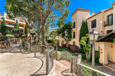 2 Bedroom Ground Floor Apartment in La Quinta - Image 3