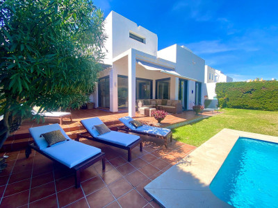 6 Bedroom Detached Villa in Nueva Andalucía - Image 1