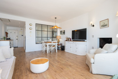 1 Bedroom Middle Floor Apartment in Puerto Banús - Image 2