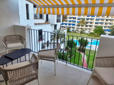 3 Bedroom Middle Floor Apartment in Puerto Banús - Image 1