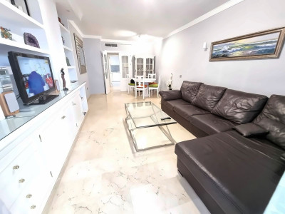 2 Bedroom Middle Floor Apartment in Puerto Banús - Image 3
