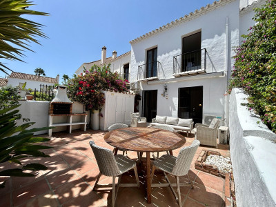 2 Bedroom Townhouse in Nueva Andalucía - Image 1