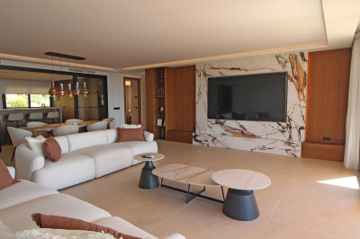 3 Bedroom Middle Floor Apartment in Nueva Andalucía - Image 1