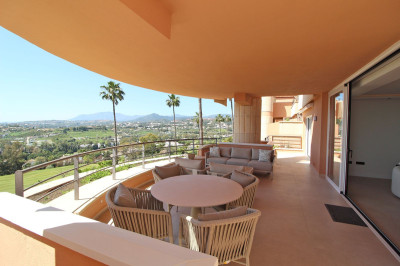 3 Bedroom Middle Floor Apartment in Nueva Andalucía - Image 5