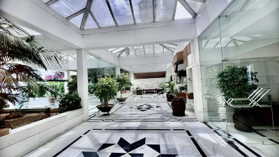 2 Bedroom Middle Floor Apartment in Puerto Banús - Image 2