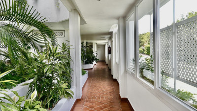 2 Bedroom Middle Floor Apartment in Puerto Banús - Image 3
