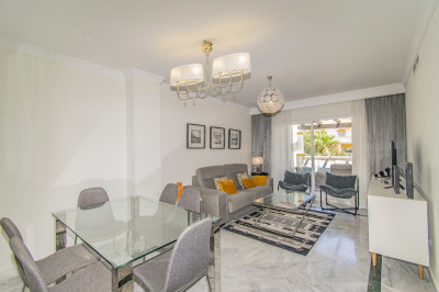2 Bedroom Middle Floor Apartment in Nueva Andalucía - Image 3