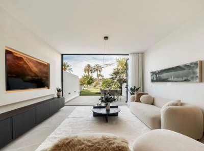 4 Bedroom Townhouse in Nueva Andalucía - Image 1