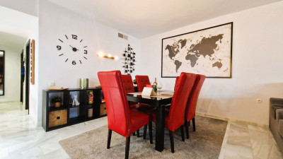 2 Bedroom Top Floor Apartment in Puerto Banús - Image 2