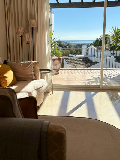 3 Bedroom Penthouse in La Quinta - Image 2