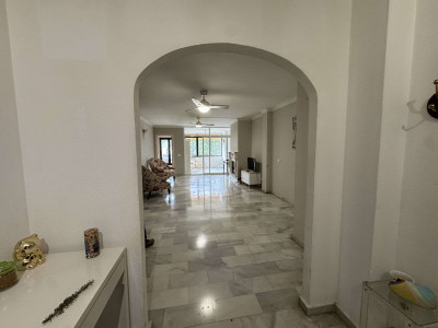 3 Bedroom Middle Floor Apartment in Nueva Andalucía - Image 3