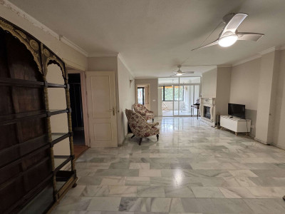 3 Bedroom Middle Floor Apartment in Nueva Andalucía - Image 4