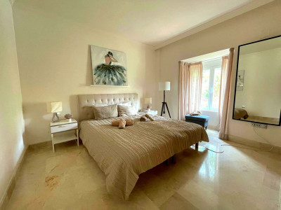 3 Bedroom Middle Floor Apartment in Nueva Andalucía - Image 2