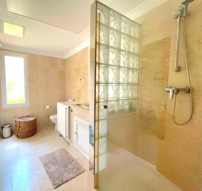 3 Bedroom Middle Floor Apartment in Nueva Andalucía - Image 3