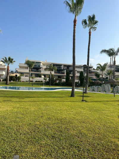 3 Bedroom Middle Floor Apartment in Nueva Andalucía - Image 1