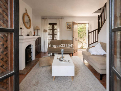 2 Bedroom Semi-Detached House in Nueva Andalucía - Image 3