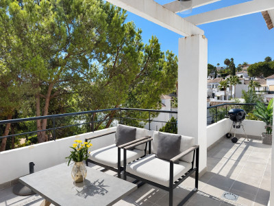 2 Bedroom Top Floor Apartment in Nueva Andalucía - Image 2