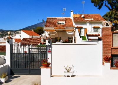 4 Bedroom Townhouse in Nueva Andalucía - Image 1