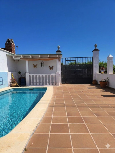 4 Bedroom Townhouse in Nueva Andalucía - Image 2