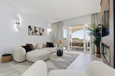 3 Bedroom Middle Floor Apartment in La Quinta - Image 1