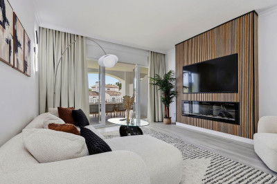 3 Bedroom Middle Floor Apartment in La Quinta - Image 2