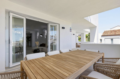3 Bedroom Middle Floor Apartment in La Quinta - Image 4