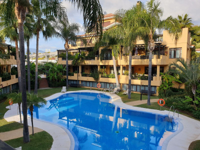 2 Bedroom Middle Floor Apartment in Puerto Banús - Image 1