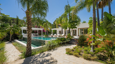 4 Bedroom Detached Villa in Nueva Andalucía - Image 3