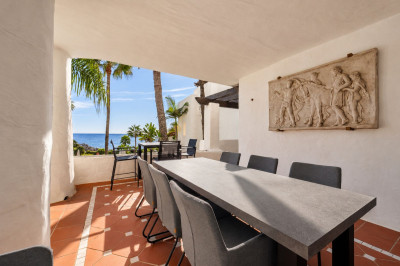 4 Bedroom Middle Floor Apartment in Puerto Banús - Image 3