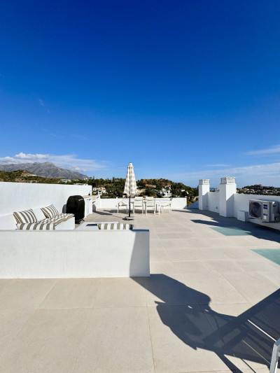 3 Bedroom Penthouse in La Quinta - Image 1