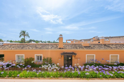 3 Bedroom Middle Floor Apartment in Nueva Andalucía - Image 4