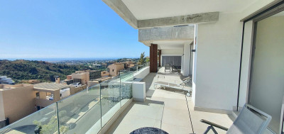 3 Bedroom Middle Floor Apartment in La Quinta - Image 3