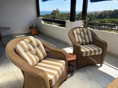 2 Bedroom Middle Floor Apartment in Puerto Banús - Image 2