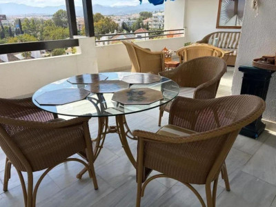 2 Bedroom Middle Floor Apartment in Puerto Banús - Image 3