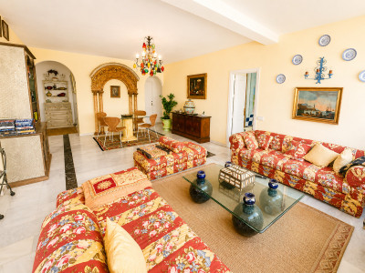 2 Bedroom Ground Floor Apartment in Puerto Banús - Image 2
