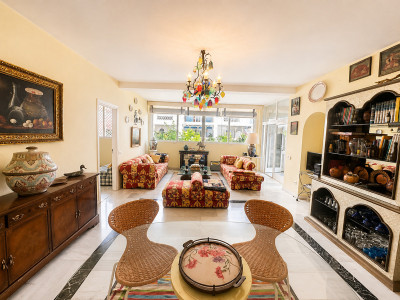 2 Bedroom Ground Floor Apartment in Puerto Banús - Image 3