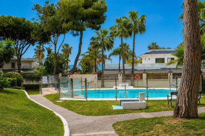 3 Bedroom Ground Floor Apartment in Puerto Banús - Image 1
