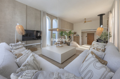 4 Bedroom Detached Villa in Nueva Andalucía - Image 3