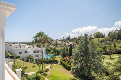 3 Bedroom Middle Floor Apartment in La Quinta - Image 5