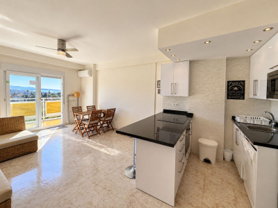 1 Bedroom Middle Floor Apartment in Nueva Andalucía - Image 3