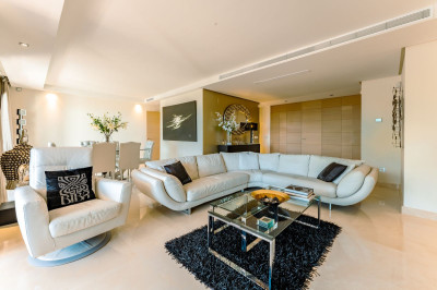 2 Bedroom Middle Floor Apartment in La Quinta - Image 5