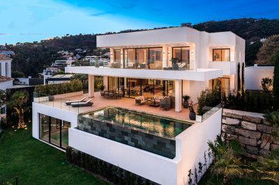 6 Bedroom Detached Villa in El Madroñal - Image 3