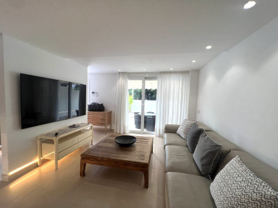 2 Bedroom Semi-Detached House in Nueva Andalucía - Image 1