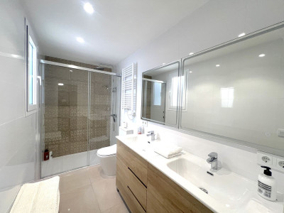2 Bedroom Semi-Detached House in Nueva Andalucía - Image 5